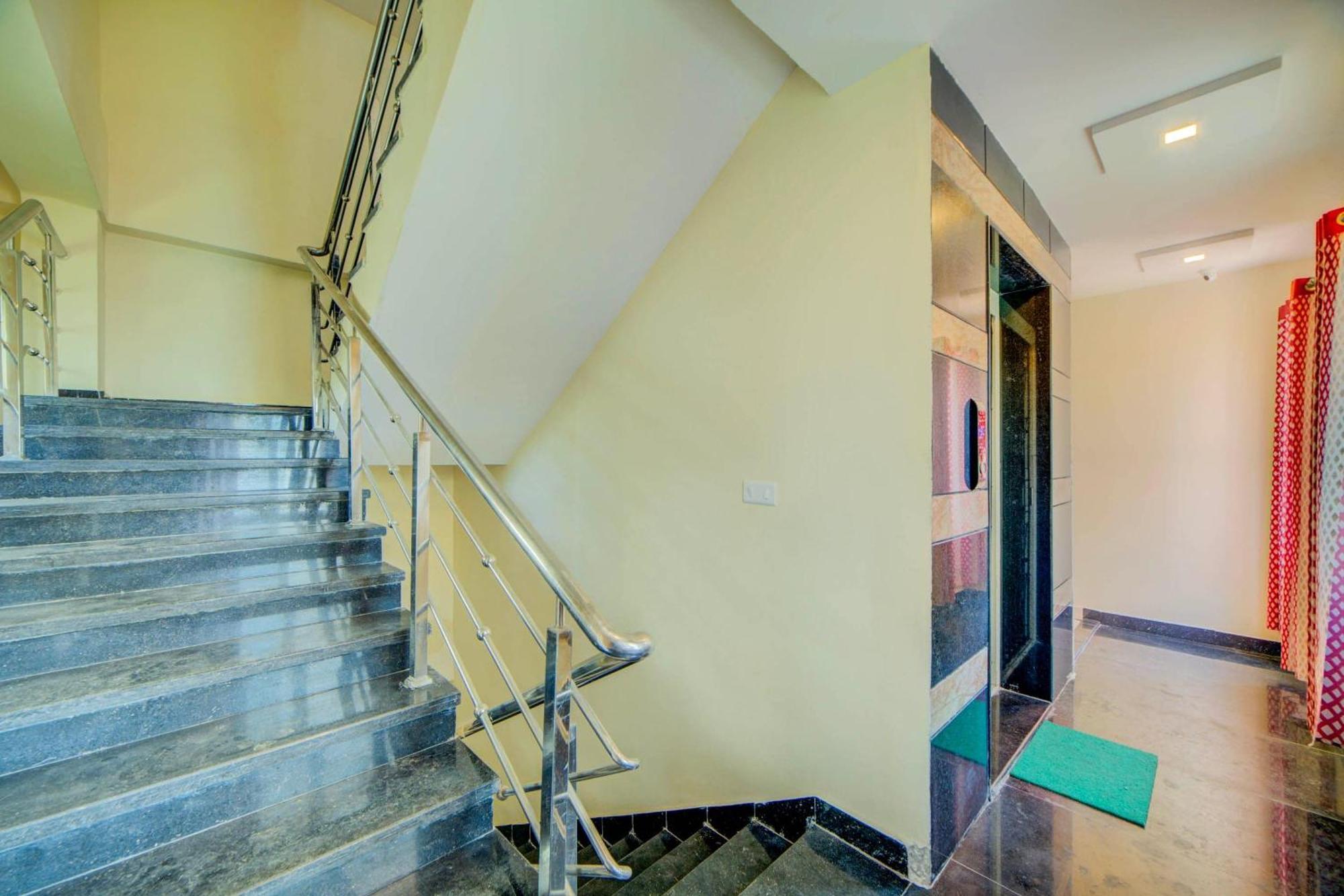 Super Hotel O White Ridge Sururnagar Exteriér fotografie